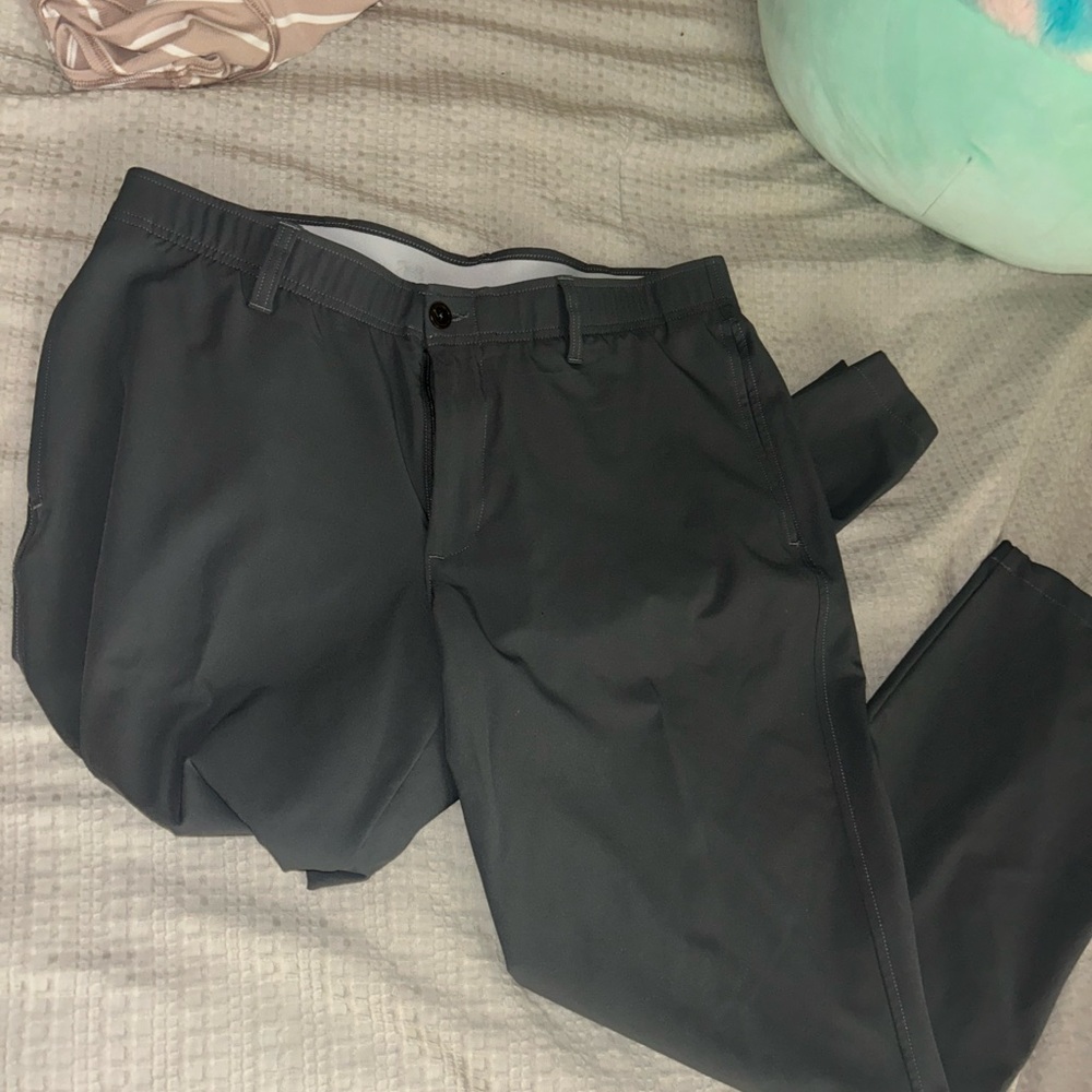 Under Armour Black Chinos Sleek and Versatile